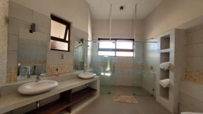 Beautiful 7 Bedroom Beachfront Villa in Kilifi